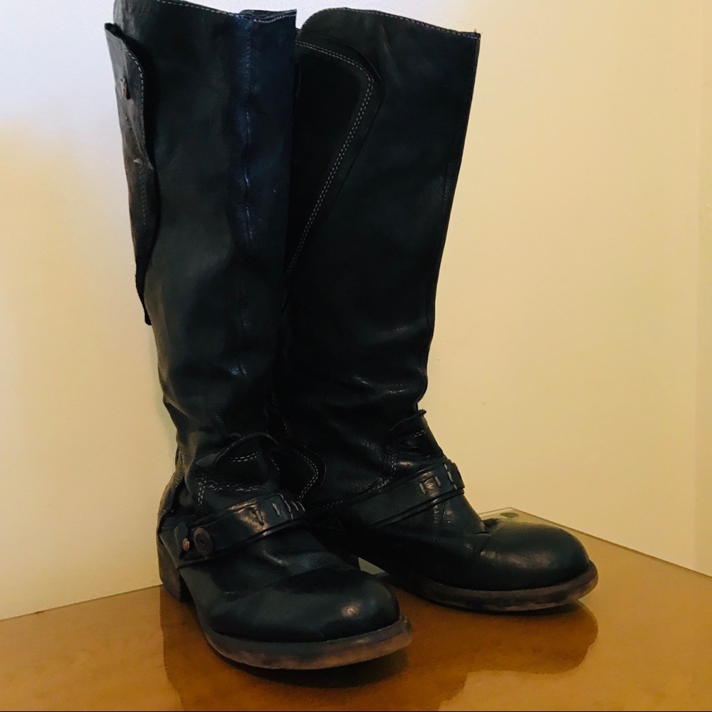Pakros black leather Boots